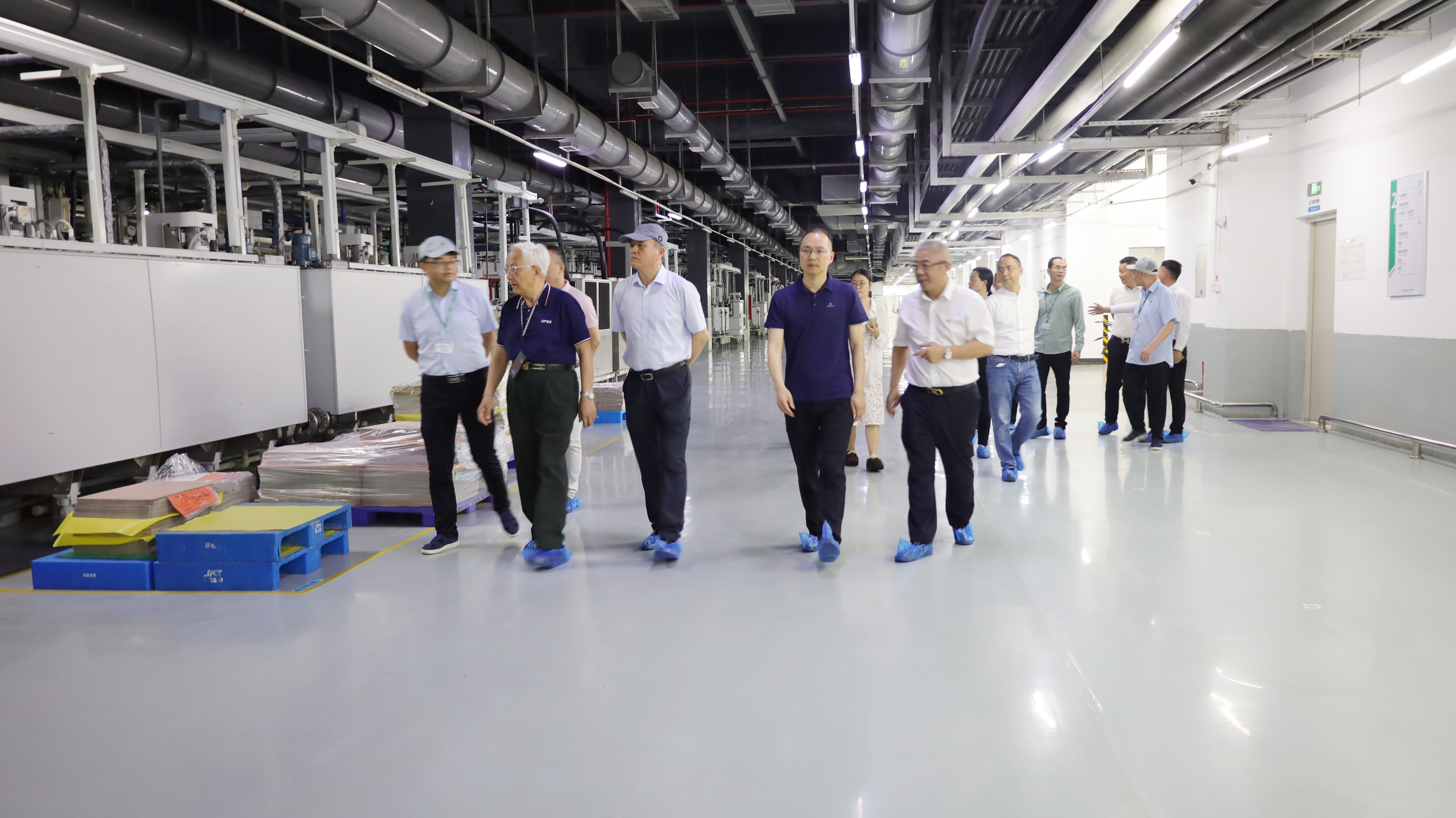 CPCA名誉秘书长王龙基一行莅临betway西汉姆联电子考察交流 